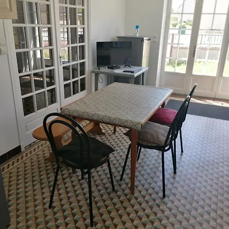 Homestay Parquet Flottant Saint-Corneille